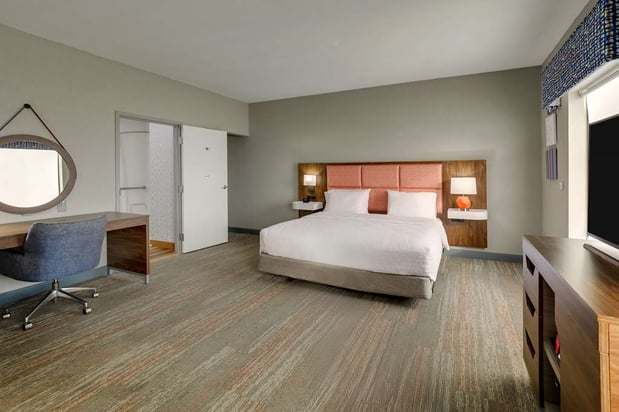 Images Hampton Inn & Suites St. Louis-Edwardsville