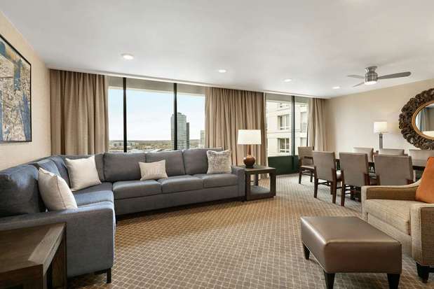 Images DoubleTree by Hilton McLean Tysons