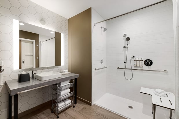Images Holiday Inn & Suites Nashville Downtown - Broadway by IHG