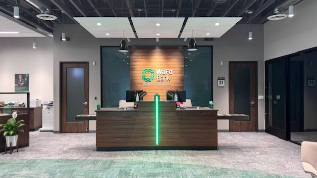 Photo of the WaFd Bank Branch location in Globe, Arizona. Located at 996 N. Broad Street, Globe, AZ 85501