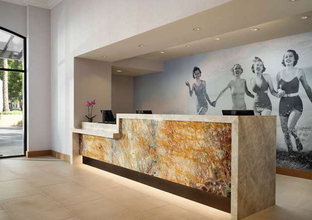 Images Hotel Zessa Santa Ana – a DoubleTree by Hilton