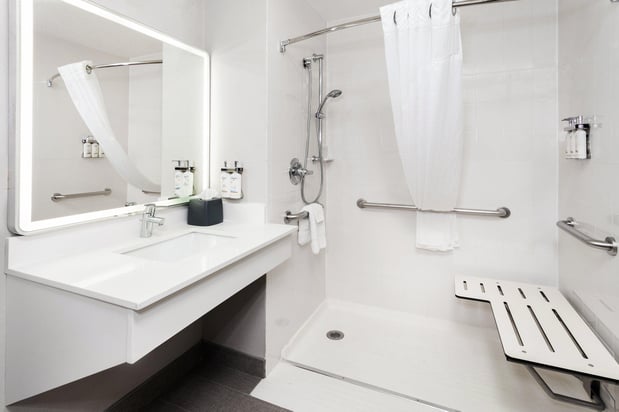 Images Holiday Inn Chicago Oakbrook by IHG