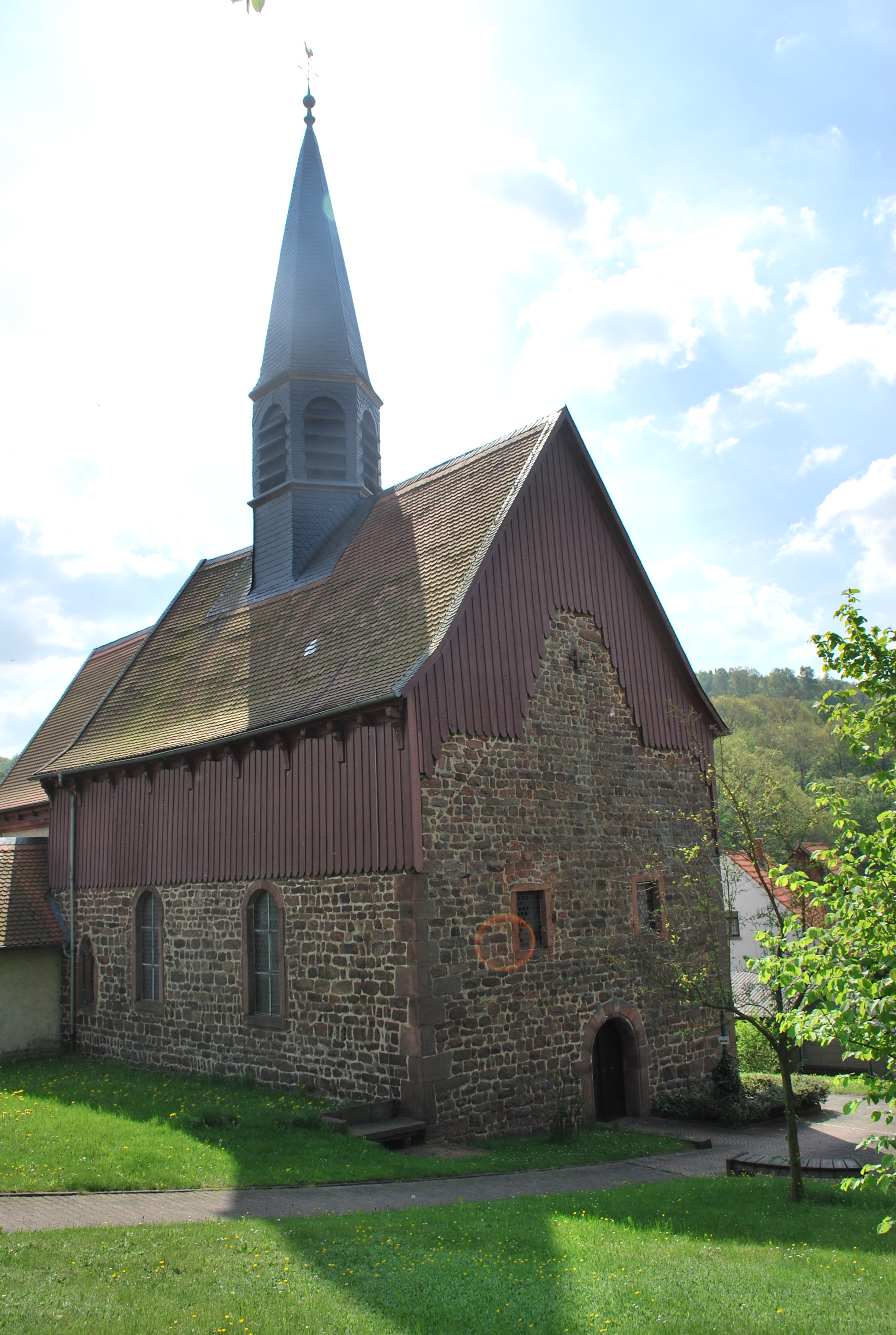Außenansicht der Evangelischen Kirche Fraurombach