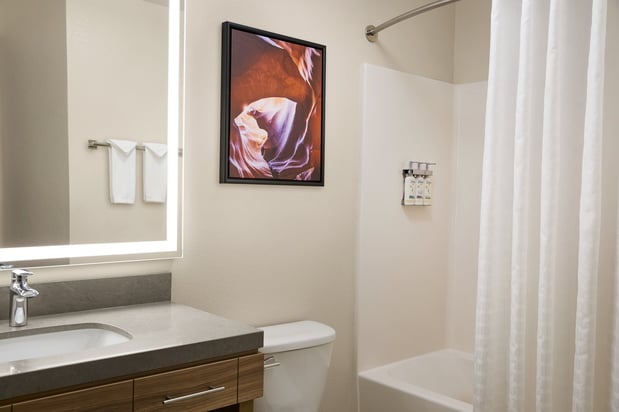 Images Candlewood Suites Milwaukee Airport-Oak Creek by IHG