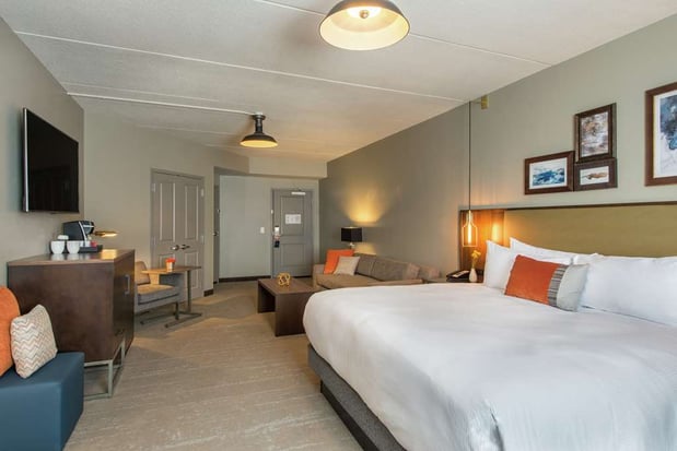 Images Hotel Saranac, Curio Collection by Hilton