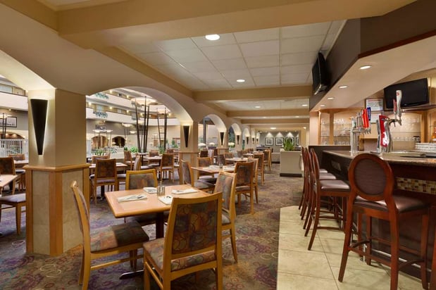 Images Embassy Suites by Hilton Kansas City International Airport