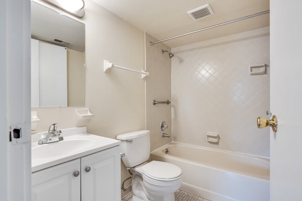Images Vantage Pointe West Apartment Homes