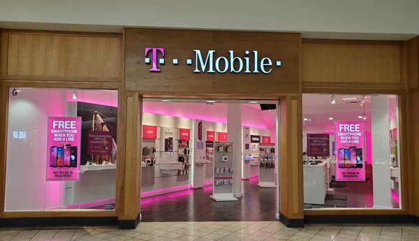 Exterior photo of T-Mobile Store at Oakwood Mall 3, Eau Claire, WI