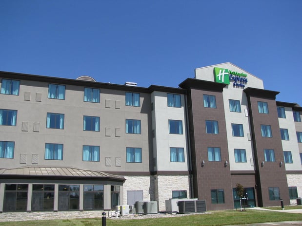 Images Holiday Inn Express & Suites Kansas City Airport by IHG
