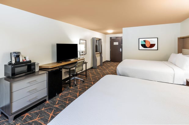 Images Holiday Inn & Suites Tulsa South by IHG