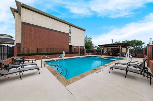 Images Best Western Plus Lake Dallas Inn & Suites