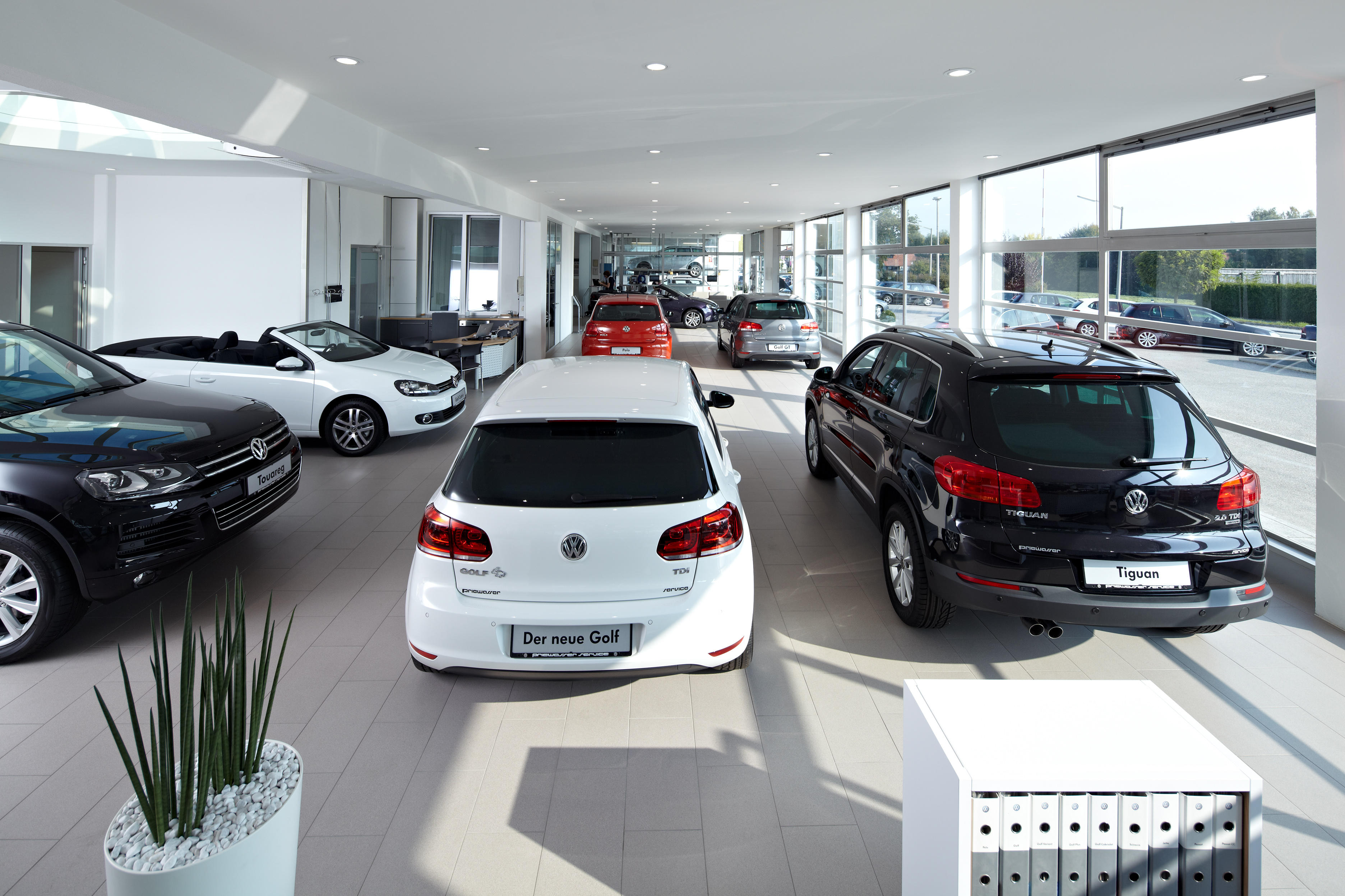 Autohaus Priewasser GmbH, Salzburger Straße 24-30 in Ried im Innkreis