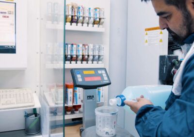 Wystrach GmbH Karosserie- & Lackierzentrum I Unfallinstandsetzungen I Autoglas-Service, Wilhelm-Maybach-Straße 13 in Fellbach