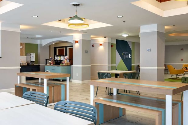 Images Spark by Hilton Savannah Airport