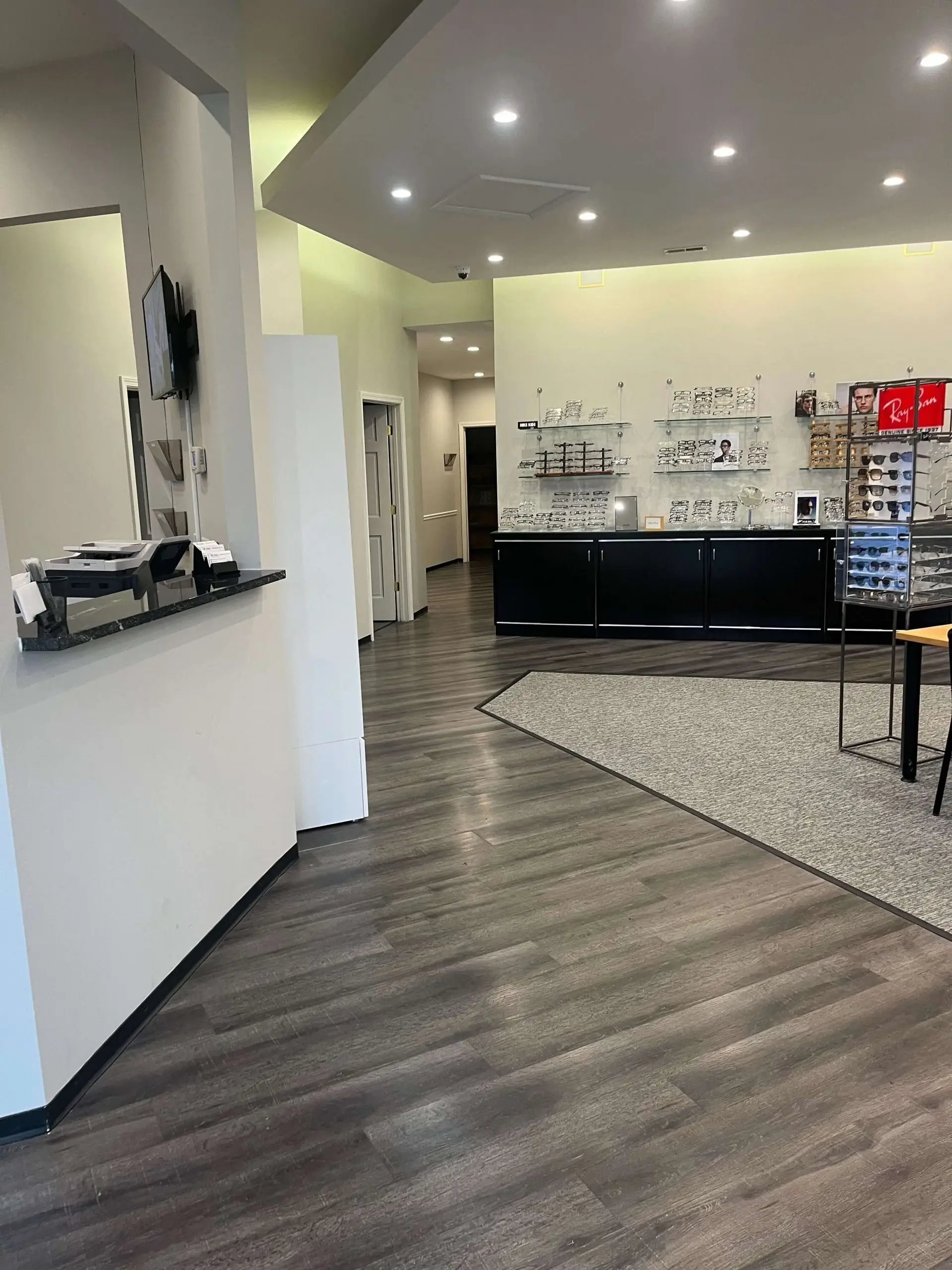 Oakley Square Eye Associates optometry practice in Cincinnati