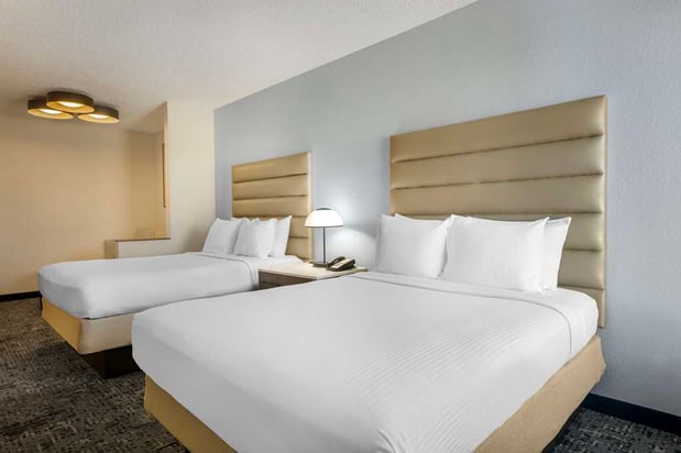 Images Best Western Plus Universal Inn