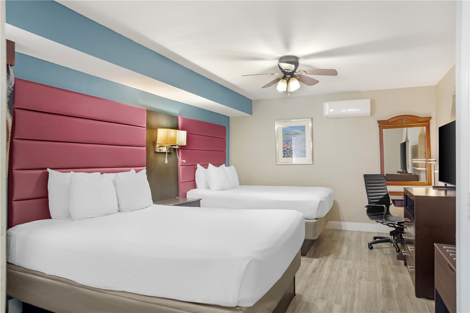 Double Queen Suite