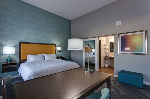 Images Hampton Inn & Suites Wichita/Airport