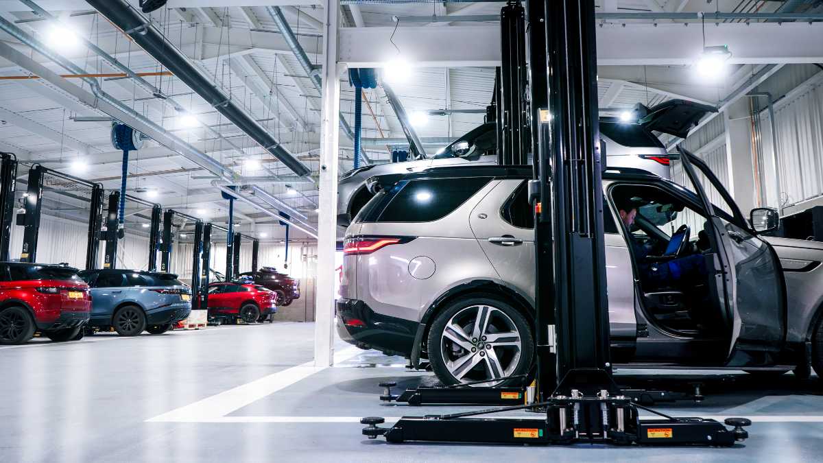 Stratstone Jaguar Land Rover Service Centre