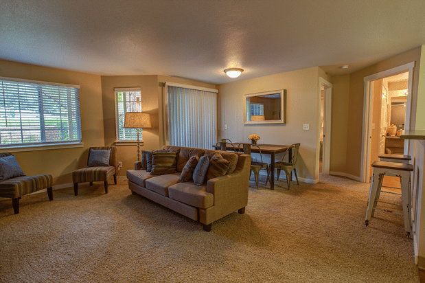 Images Commons at Avalon Park Apartments