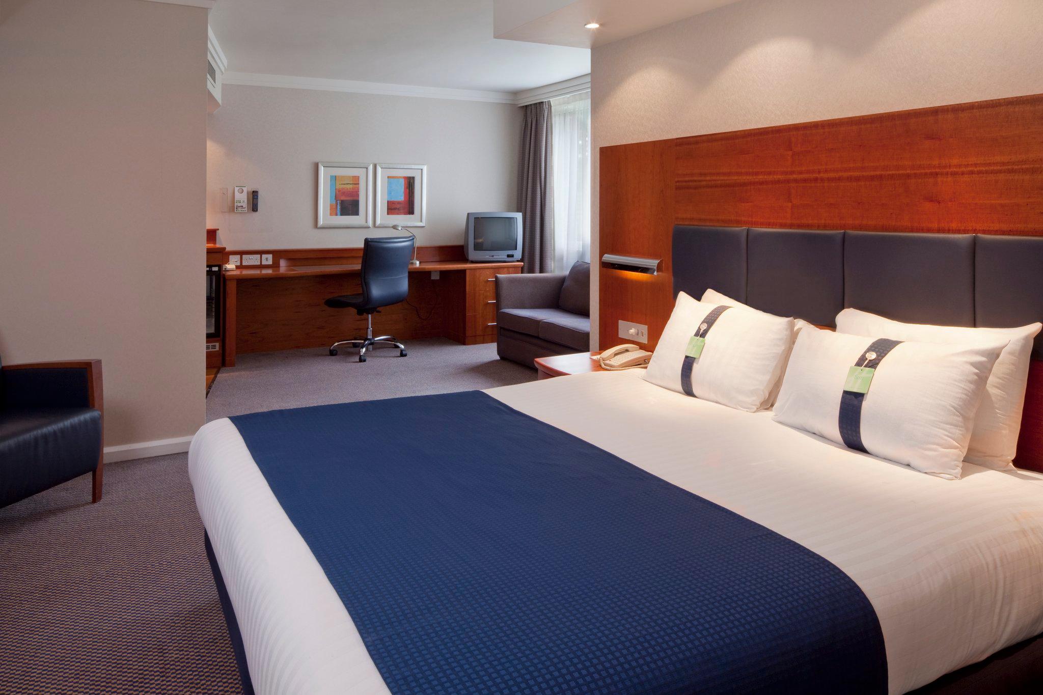 Holiday Inn Maidenhead/Windsor, an IHG Hotel Maidenhead 03719 429053