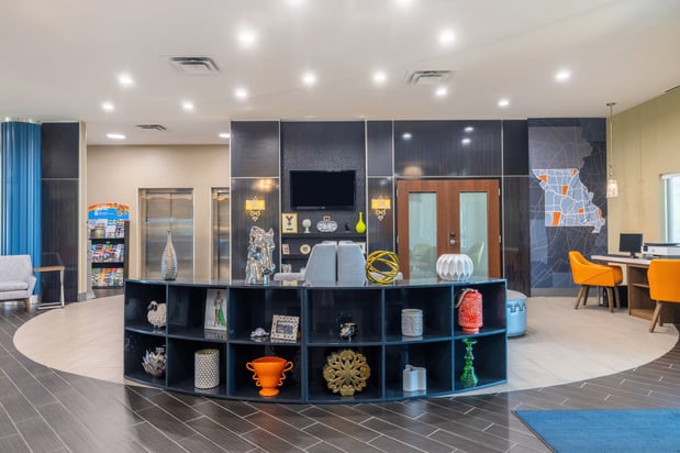 Images Holiday Inn Express & Suites Kansas City Airport by IHG