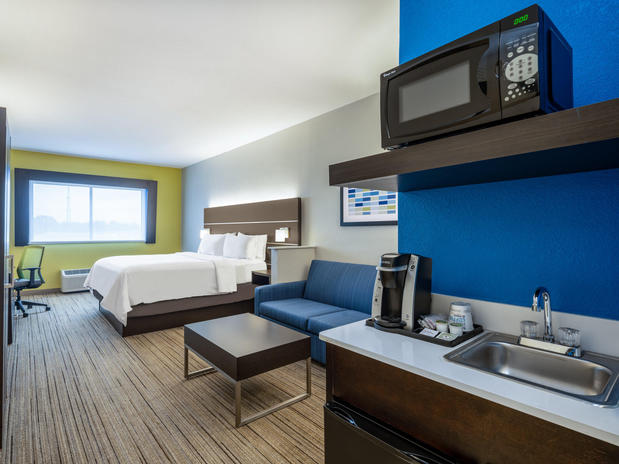 Images Holiday Inn Express & Suites Beaumont NW Parkdale Mall, an IHG Hotel