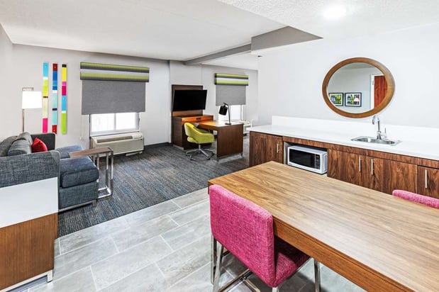 Images Hampton Inn & Suites Tulsa-Woodland Hills 71st-Memorial