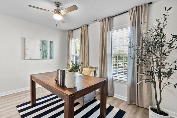Images West Oak Apartments