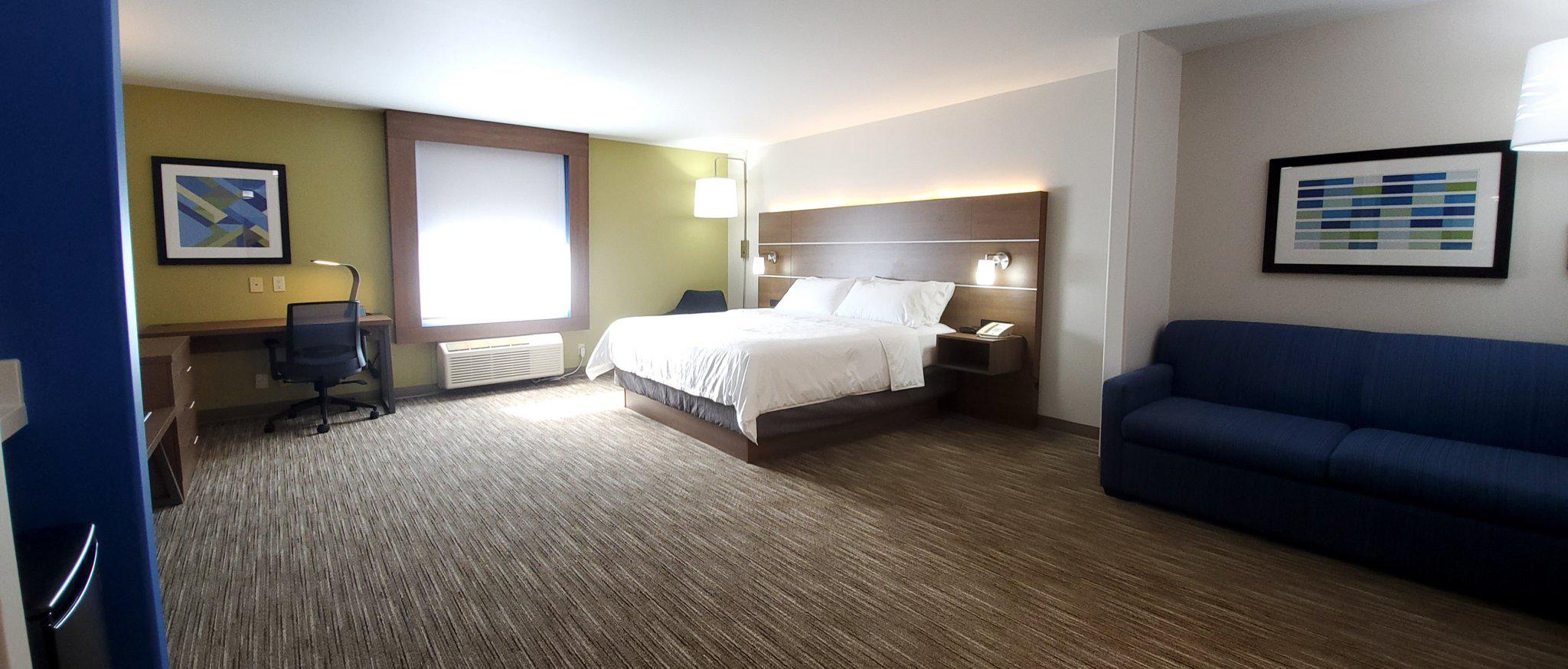 Images Holiday Inn Express & Suites Regina-South, an IHG Hotel
