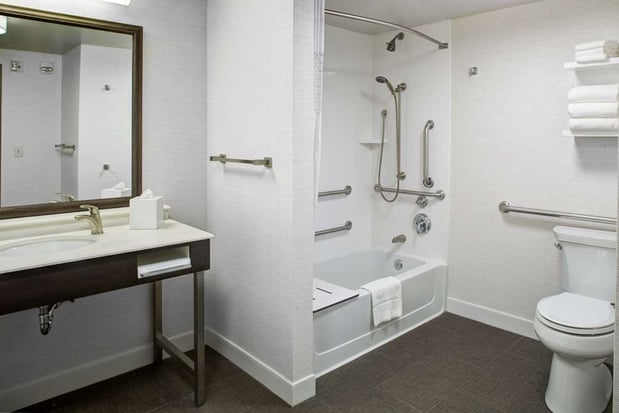 Images Hampton Inn & Suites Pittsburg Kansas Crossing