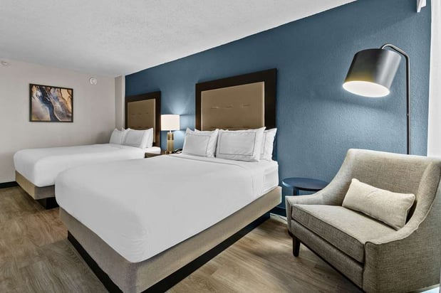 Images DoubleTree by Hilton Raleigh Midtown