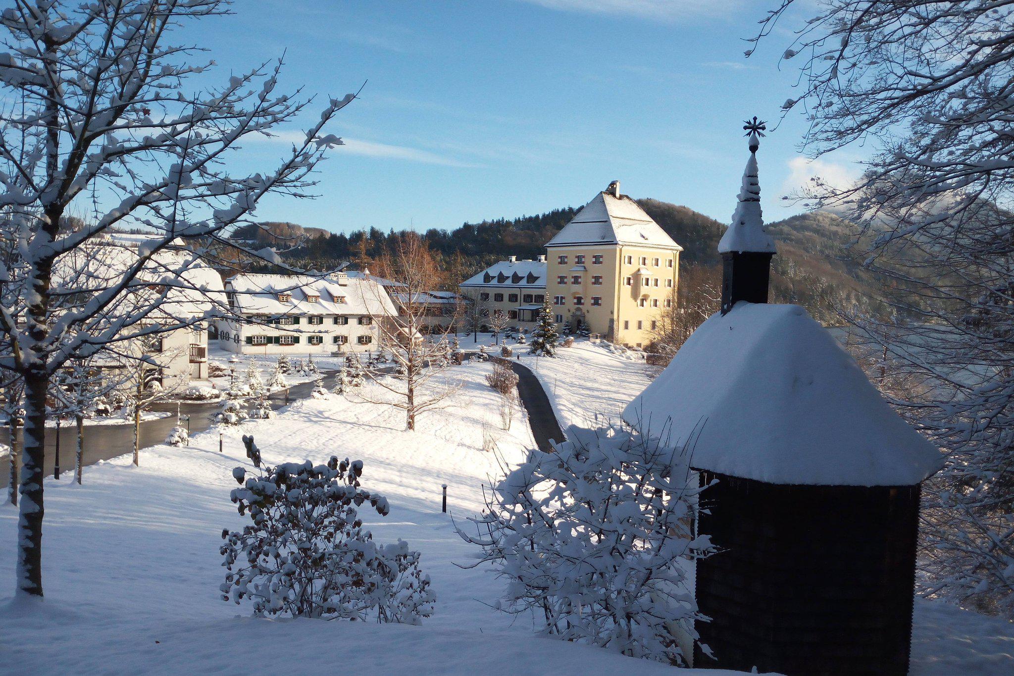 Schloss Fuschl, a Luxury Collection Resort & Spa, Fuschlsee-Salzburg, Schloss Strasse 19 in Hof Bei Salzburg