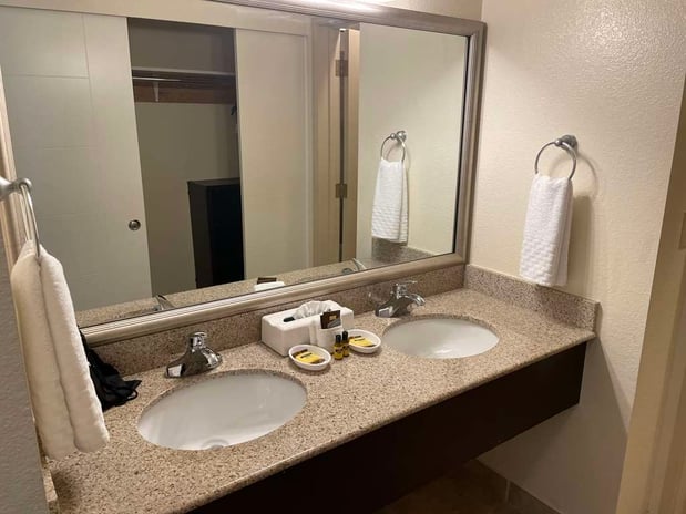 Images Best Western Plus Edmonds Harbor Inn