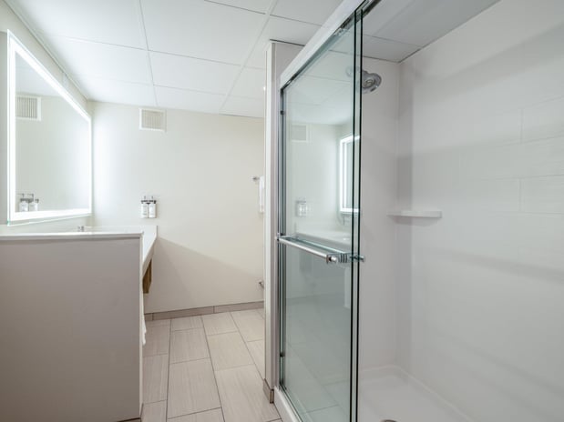 Images Holiday Inn Express & Suites Greensboro-(I-40 @ Wendover) by IHG