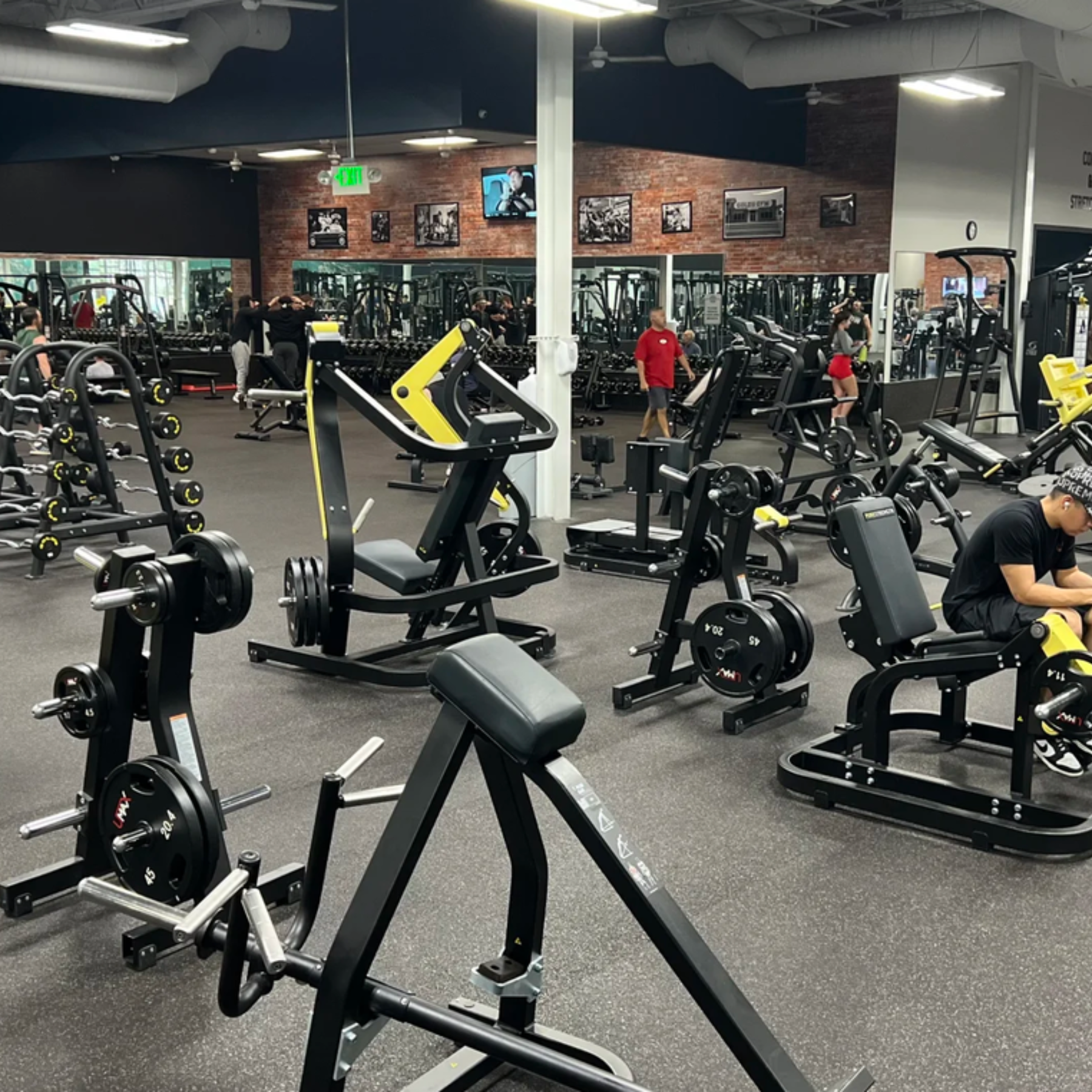 Gold's Gym Longmont