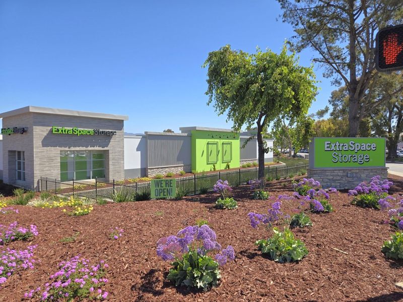 Images Extra Space Storage