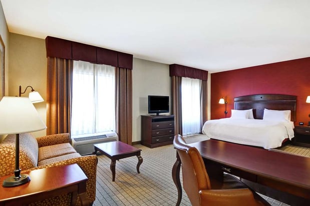 Images Hampton Inn & Suites Peoria at Grand Prairie, IL