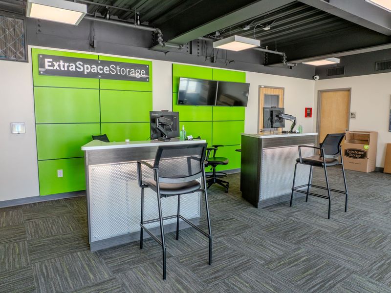 Images Extra Space Storage