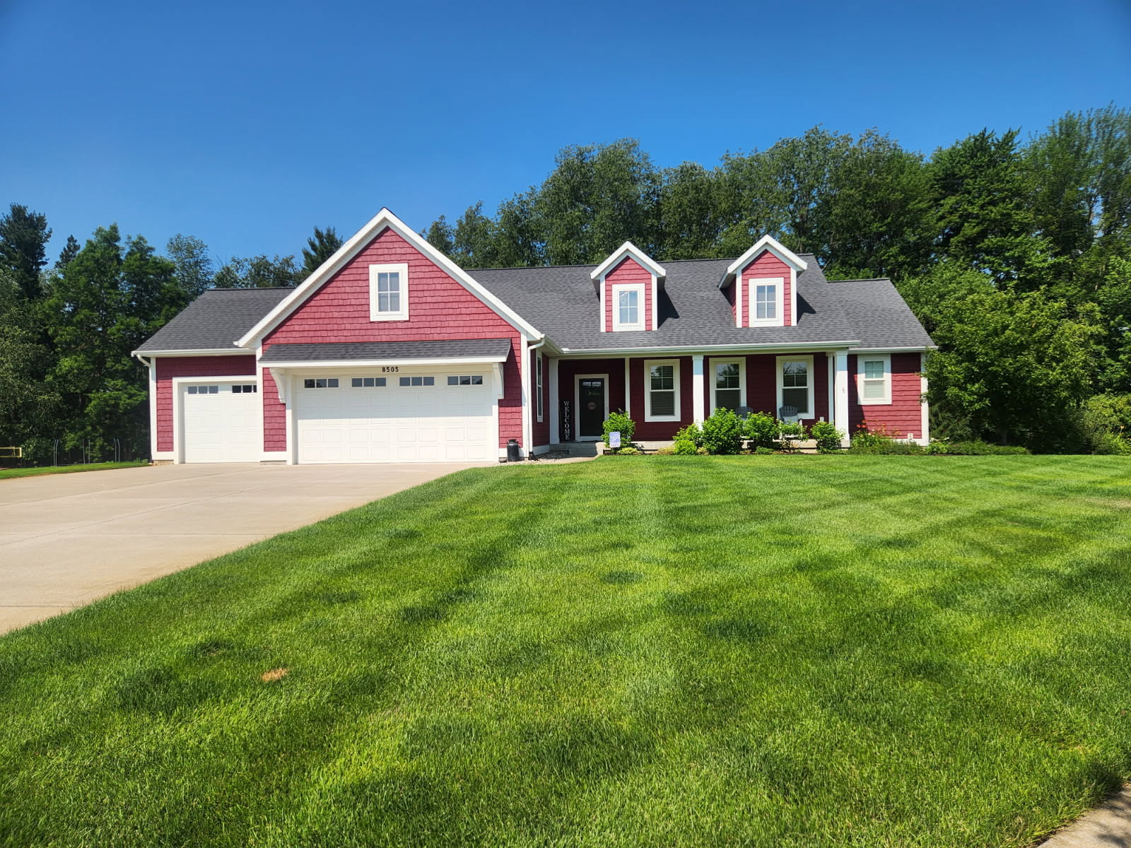 BlueGrass Lawns Image