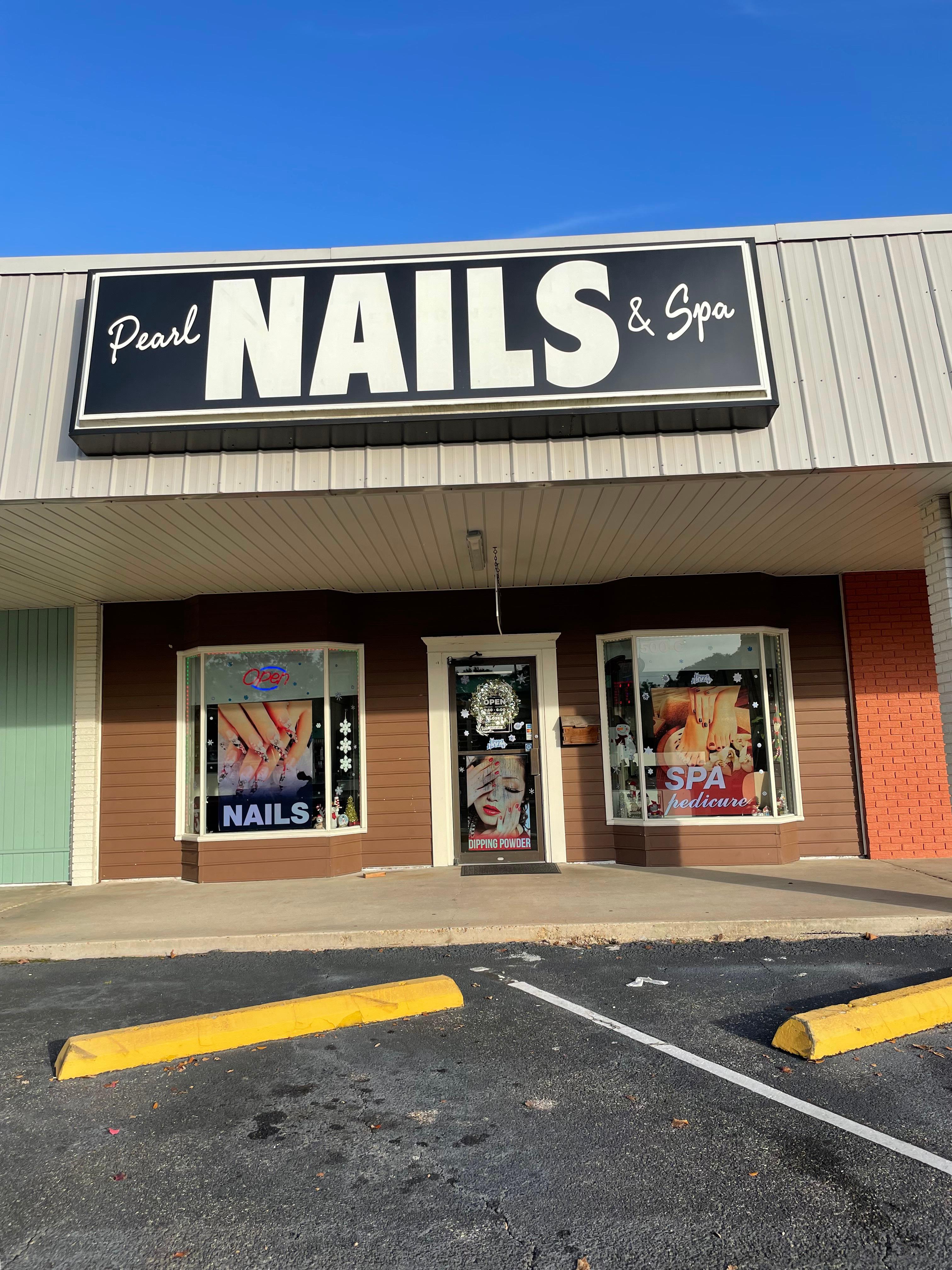 Pearl Nails &amp; Spa Logo
