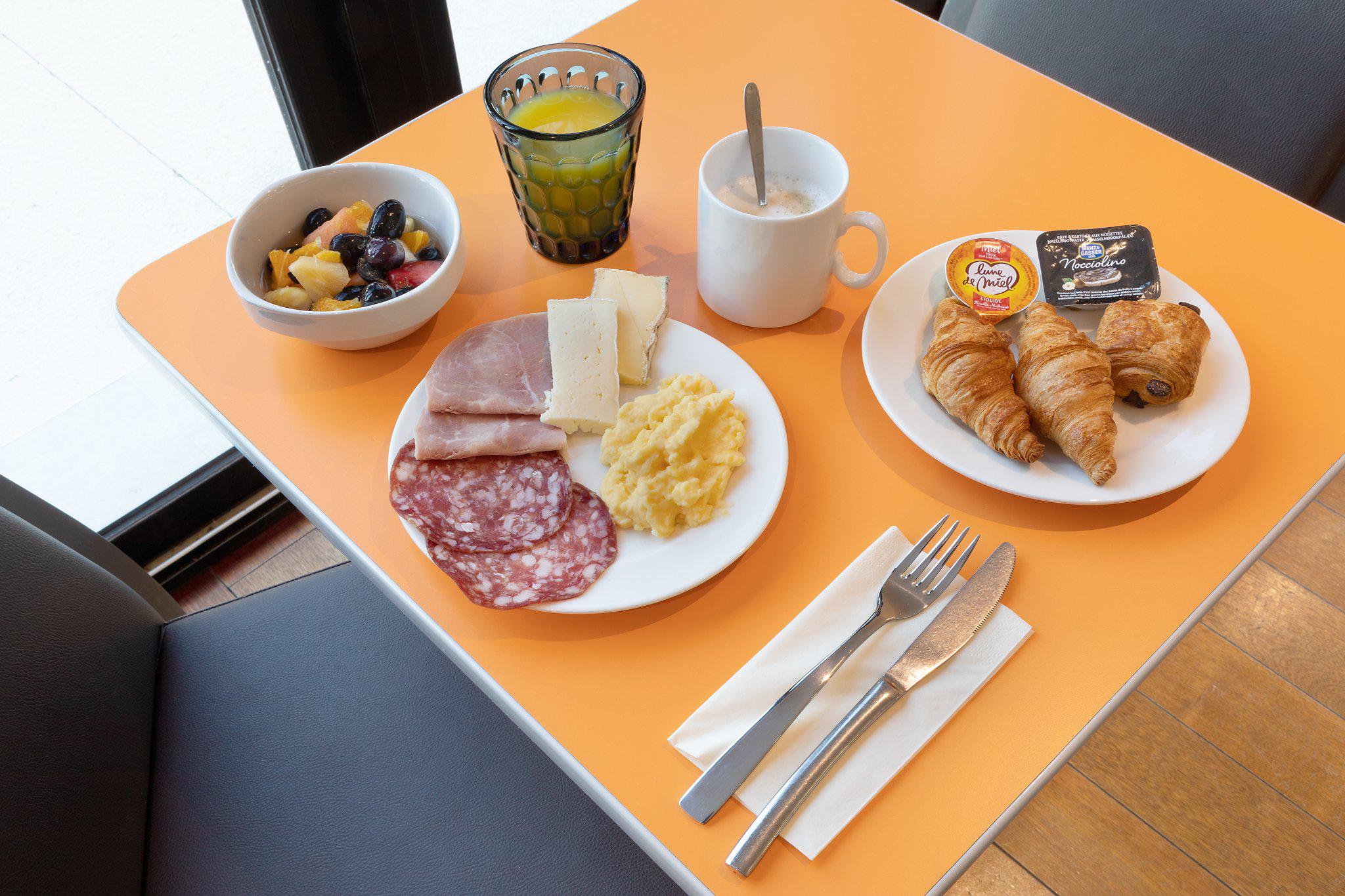 Images Holiday Inn Express Marseille Airport by IHG