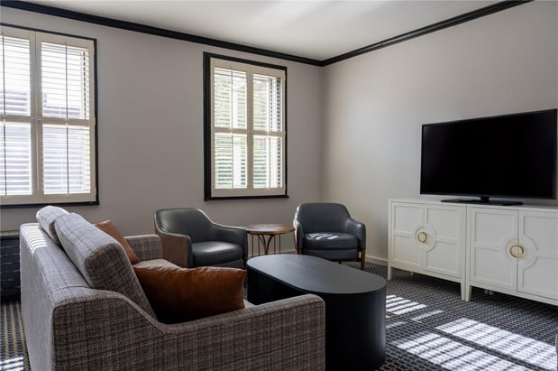 Images Hilton Orrington/Evanston