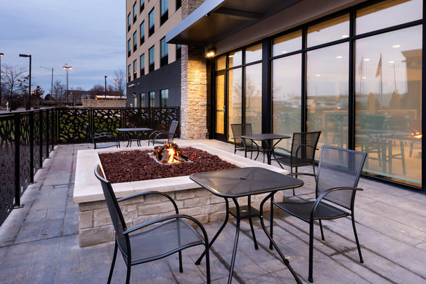 Images Holiday Inn Express & Suites Romeoville - Joliet North by IHG