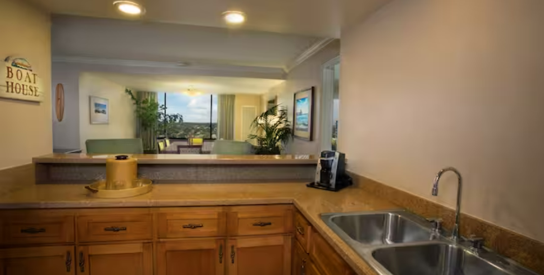 Disney's Paradise Pier Hotel Huntington Signature Suites 1-2 Bedroom Kitchen Area
