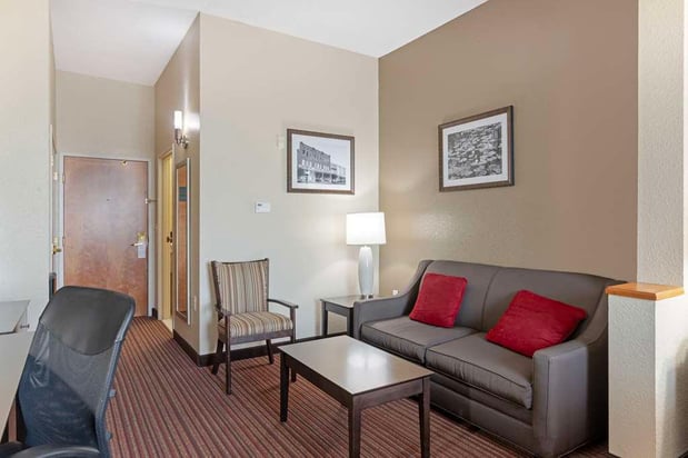 Images Best Western Plus Bradbury Inn & Suites
