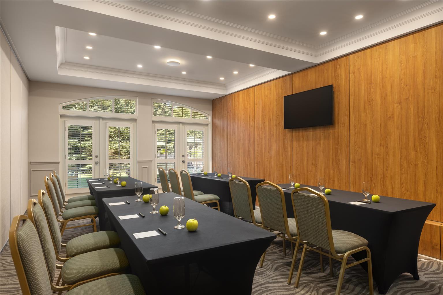 Images Hotel Vallea Bromont, Tapestry Collection by Hilton