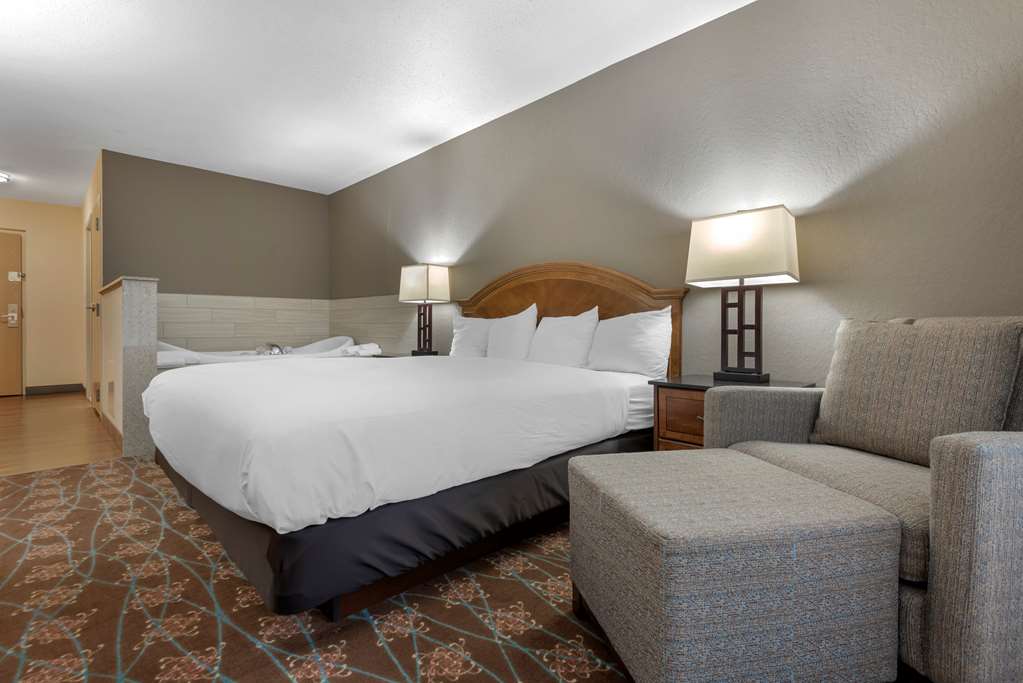 King Room with Whirlpool Tub