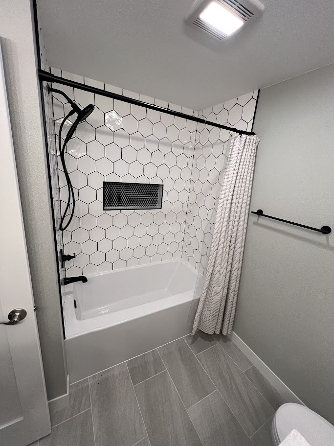 Snow Custom Tile & Bath Image