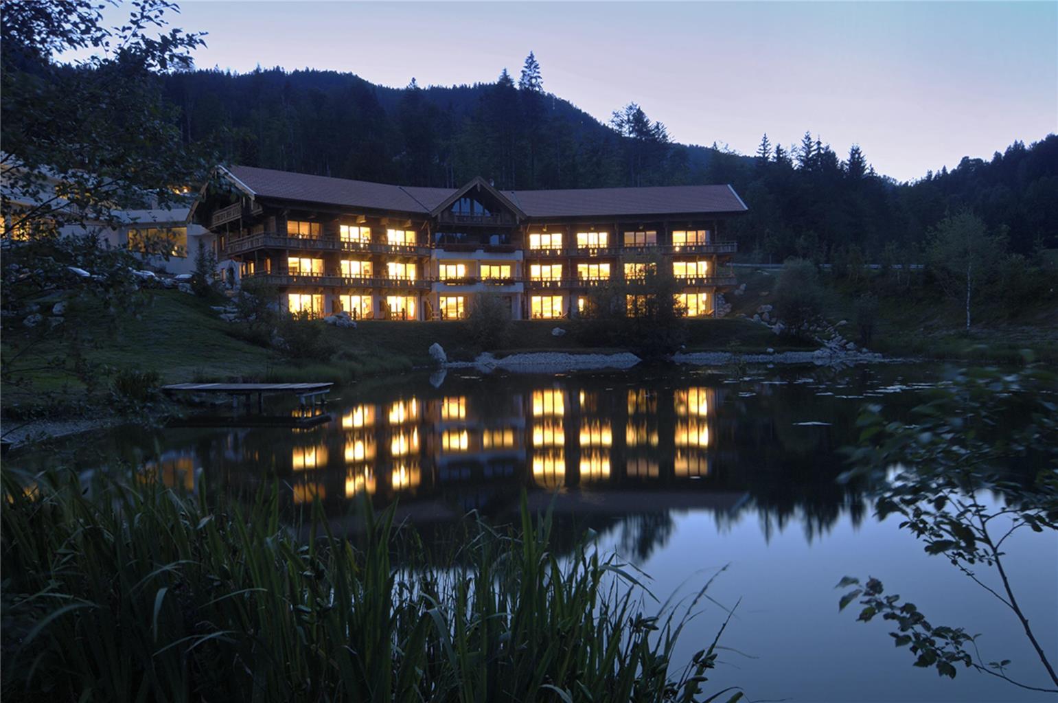 Feuriger Tatzlwurm Berghotel & Spa, BW Signature Collection, Tatzelwurm 1 in Oberaudorf